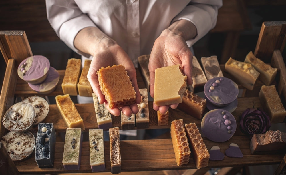 Les Secrets de Fabrication du Savon au Miel Fait Maison - Un Tutoriel Détaillé